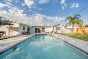 Spacious 4BR Oasis with Pool Near Anna Maria Island